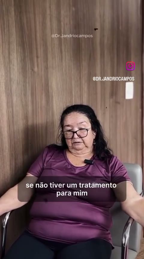 Paciente que voltou a andar após o tratamento de dor no joelho