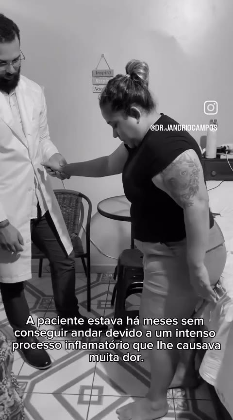 Atendimento domiciliar de paciente que estava meses sem conseguir andar